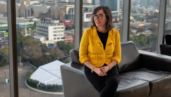 Investigación de académica FAE Usach analiza cómo el entorno socioeconómico define nuestra tolerancia a la desigualdad 